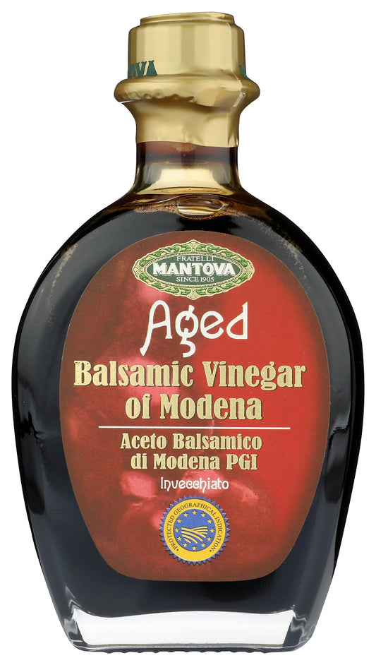 Fratelli Mantova balsamic vinegar on white background